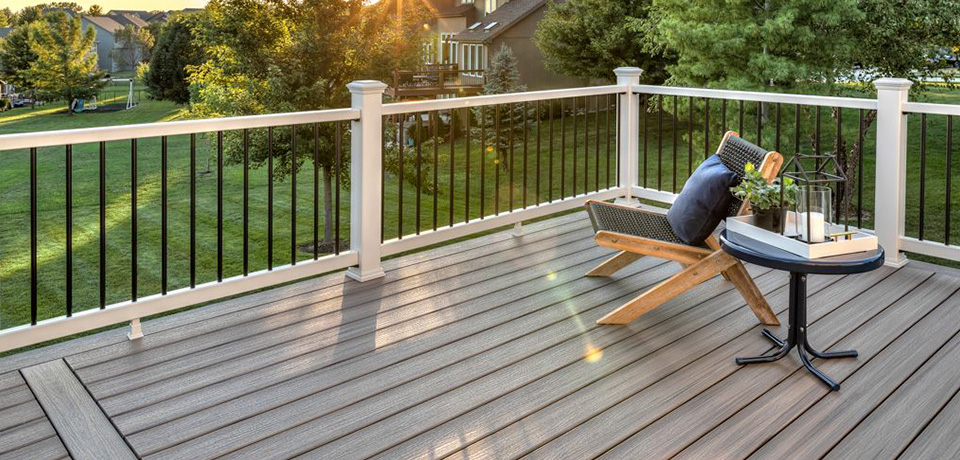 Outdoor living technology: deck visualization tool